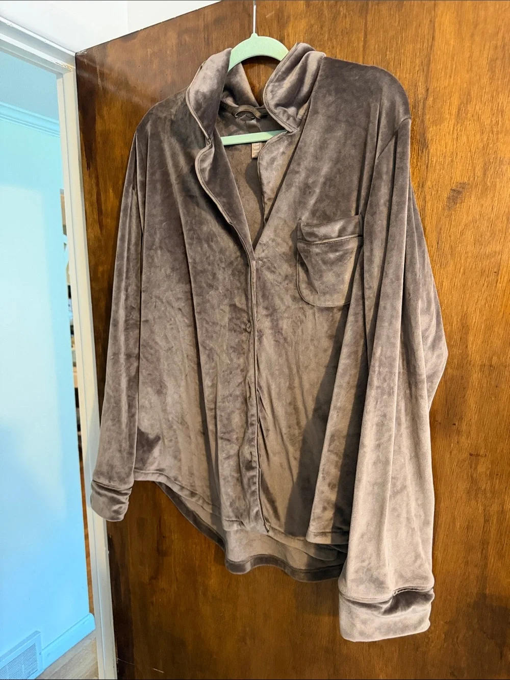SKIMS velour Button-Front Pajama Top in amethyst
